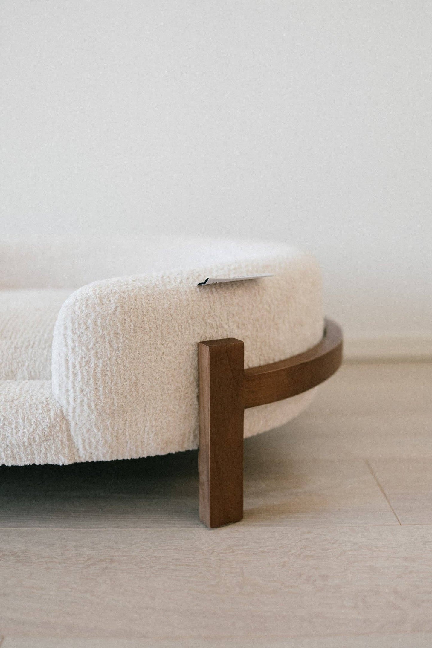 Belle V2 Elevated Pet Lounge